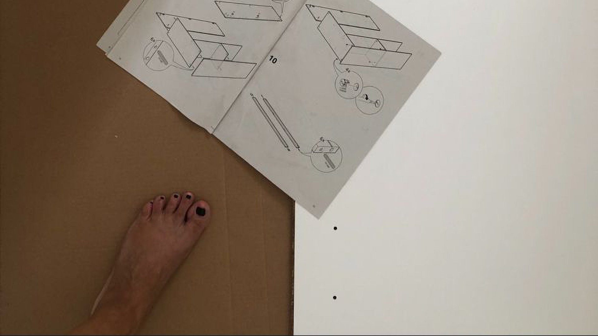 Montar móveis e escrever é quase a mesma coisa